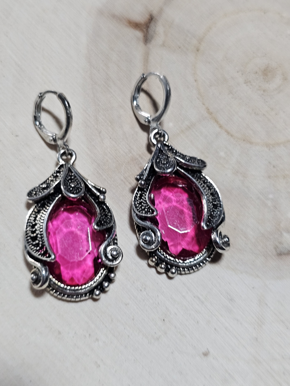 Vintage-Style Silver Drop Earrings with Hot Pink Gem